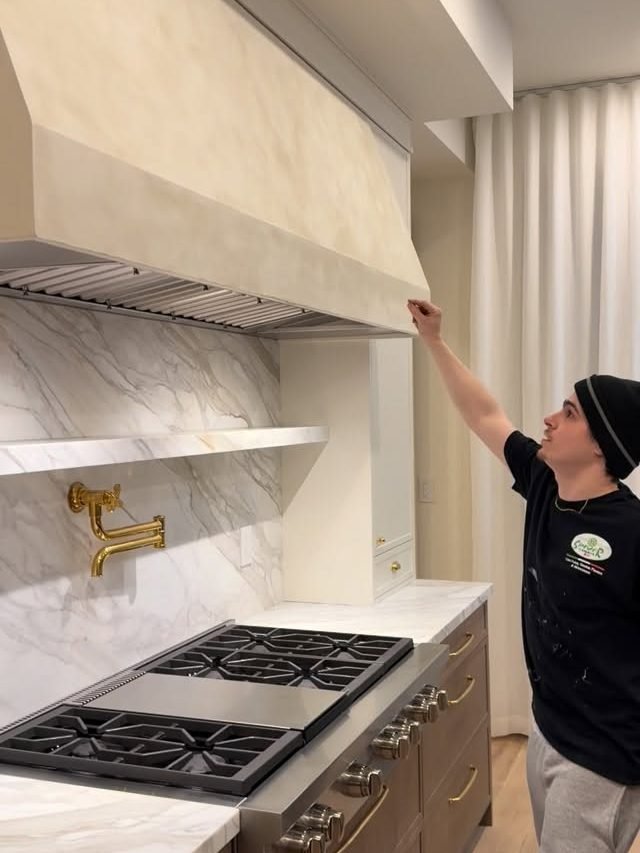 Venetian plaster by Elite Walls, Kitchen backsplash